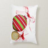 コンテンポラリーなクリスマスオーナメントの球 アクセントクッション (裏面(縦))