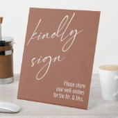 コンテンポラリーな手書き風"Kindly Sign"テラコッタ 台座サイン (インサイチュ)