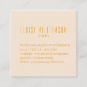 コンテンポラリートレンディーシックはっきりしたタイポグラフィイエロー スクエア名刺 (裏面)