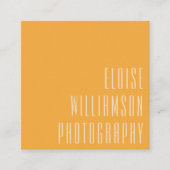 コンテンポラリートレンディーシックはっきりしたタイポグラフィイエローQR スクエア名刺 (正面)