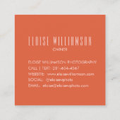 コンテンポラリートレンディーシックはっきりしたタイポグラフィオレンジ スクエア名刺 (裏面)