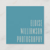 コンテンポラリートレンディーシックはっきりしたタイポグラフィティール（緑がかった色）ブルー スクエア名刺 (正面)