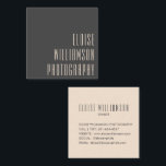 コンテンポラリートレンディーシックはっきりしたタイポグラフィブラック スクエア名刺<br><div class="desc">コンテンポラリートレンディーシックはっきりしたタイポグラフィ白黒ビジネスカード</div>