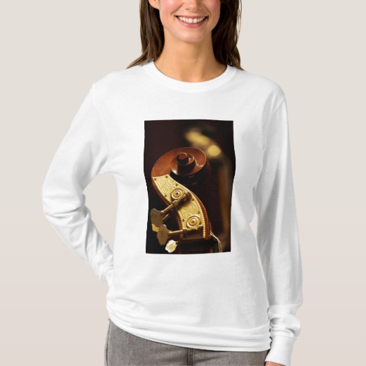 コントラバスのヘッドストック2 Tシャツ (正面)