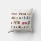 コントローラおもしろいーの身代金ノートコラージュを引き渡す クッション (裏面)