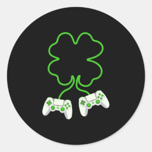 コントローラーを持つビデオゲーマーの聖パトリックの日のクローバー ラウンドシール