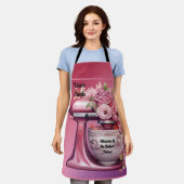 コンドウェルカムベイカーズパレスピンク装飾用クッション エプロン (着用した状態)