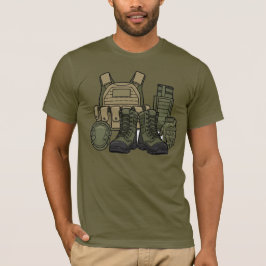 コンバットブーツとタクティカルギアTシャツ Tシャツ