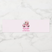 コンバーチブルを運転する笑顔のピンクのナマケモノ ペットボトルラベル (シングルラベル)