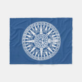 コンパスの風バラの青い白 フリースブランケット (正面(横))