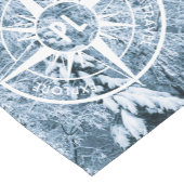 コンパススターエンブレムモノグラム冬スプルース林 ショートテーブルランナー (コーナー)