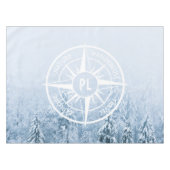 コンパススターエンブレムモノグラム冬スプルース林 テーブルクロス (正面(横))