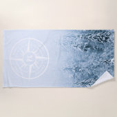 コンパススターエンブレムモノグラム冬スプルース林 ビーチタオル (正面)