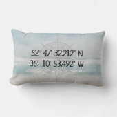 コンパスGPSホーム座標オン海 ランバークッション (正面)