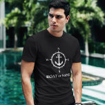 コンパ航海のスいかりあなたのボートまたは名前ブラック Tシャツ<br><div class="desc">黒航海のいTシャツに名前またはボート名の羅針盤といかり。</div>