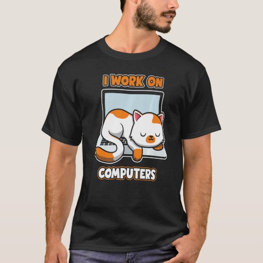 コンピュータエンジニア ネコ 私はコンピュータで仕事をしています Tシャツ (正面)