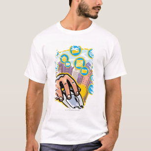コンピュータマウスの手のクローズアップ Tシャツ