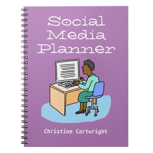 コンピューターでソーシャルメディアに取り組む女性。 ノートブック (正面)