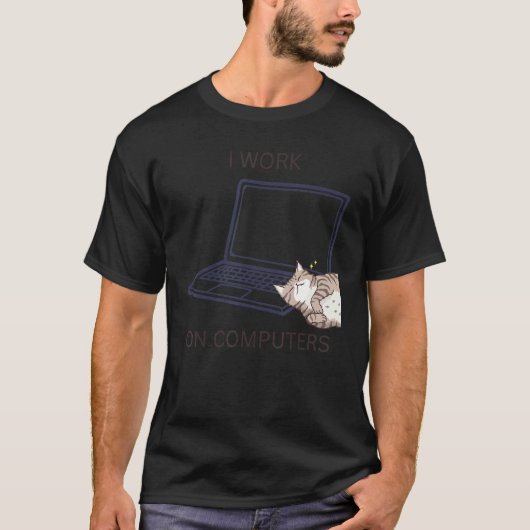コンピューターで仕事をする猫 猫 サーカスティック Tシャツ (正面)