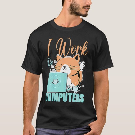 コンピューターで仕事をする 猫 プログラマー コーディング Tシャツ (正面)