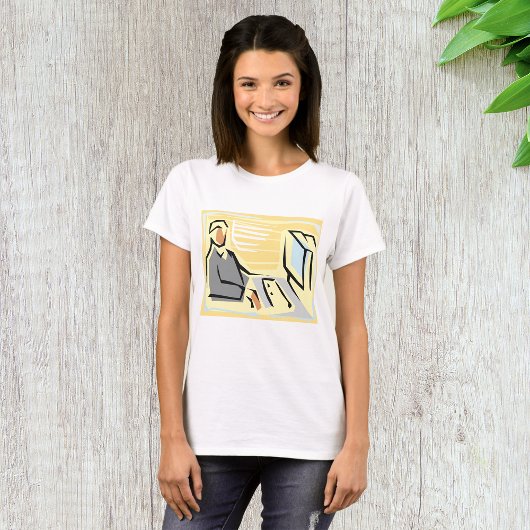 コンピューターで働く女性のTシャツ Tシャツ