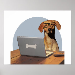 コンピューターとデスクに眼鏡をかけた犬 ポスター