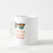 コンピュータ技術者の勤務外 コーヒーマグカップ (正面左)