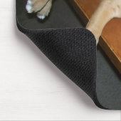 コンピュータ机のmousepadで眠っているLaila マウスパッド (コーナー)