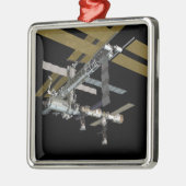 コンピュータ生成ビュー17 メタルオーナメント (左)