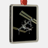 コンピュータ生成ビュー23 メタルオーナメント (右)