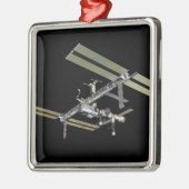 コンピュータ生成ビュー23 メタルオーナメント (左)