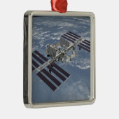 コンピュータ生成ビュー27 メタルオーナメント (右)