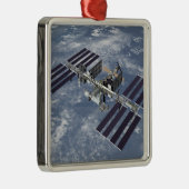 コンピュータ生成ビュー2 メタルオーナメント (右)