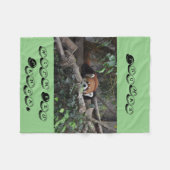 コンフォーテルクルーチングレッドパンダ フリースブランケット (正面(横))