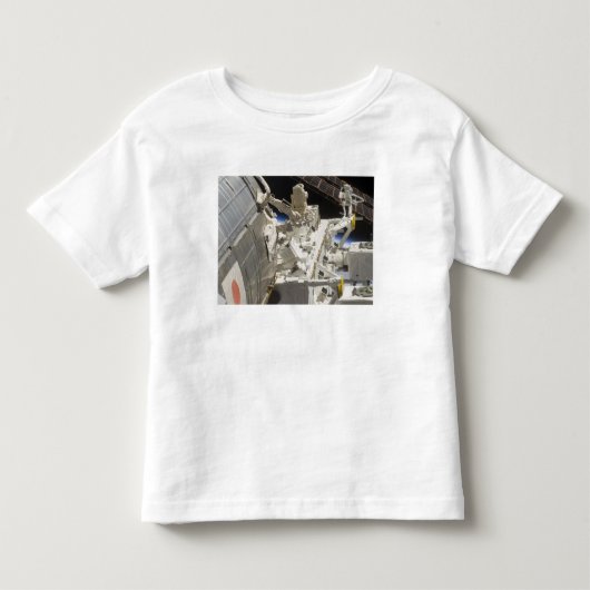 コンポーネントのクローズアップ トドラーTシャツ (正面)