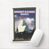 コーカサスの眠れる巨人、ロシアのカズベク山の旅行ポスター。 マウスパッド (マウス)