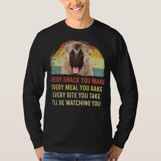コーカサスの羊飼いの犬ママDaを作るすべてのスナック Tシャツ (正面)