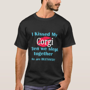 コーギーのキス 大好きな犬 Tシャツ