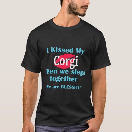 コーギーのキス 大好きな犬 Tシャツ (正面)