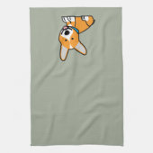 コーギーのコーギーは子犬の小犬の幸せなペンブロークウェールズの後をつけます キッチンタオル (縦)