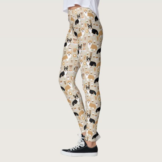 コーギーのコーヒーレギンス-カーディガンのコーギー レギンス (左)