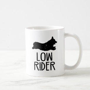 コーギーの低いライダー コーヒーマグカップ