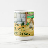 コーギーの""のゲートの開いた"規則的なマグ コーヒーマグカップ (中央)