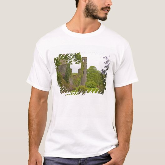 コーク、アイルランド。悪名高いブラーニー城 2 Tシャツ (正面)