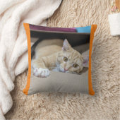 「コージーなオレンジタビー猫枕 – 温かい猫チャーム クッション (ブランケット)
