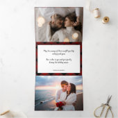 コージーな赤いプレイド数々の写真クリスマス 三つ折りクリスマスカード (内部)