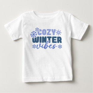 コージーウィンタービーブススノーフレークタイポグラフィ ベビーTシャツ