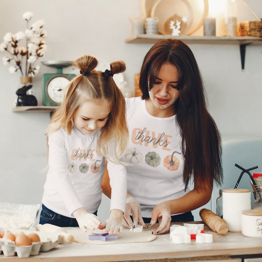 コージーカラフルパステル与えと感謝していパンプキン Tシャツ