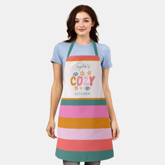 コージーキッチンブライトストライプ名前をカスタムするホリデイ エプロン (着用した状態)