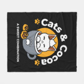 コージーキャットとポークッキーを使用したホリデーマグデザイン フリースブランケット (正面(横))